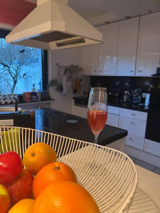 Villa Casa Blanca Mit Privatem Schwimmbad 26 Grad Und Sauna Duisburg Eksteriør billede