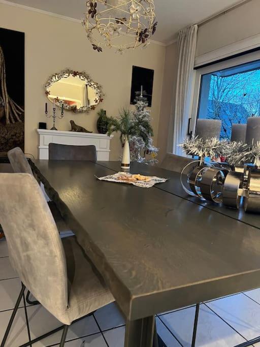 Villa Casa Blanca Mit Privatem Schwimmbad 26 Grad Und Sauna Duisburg Eksteriør billede
