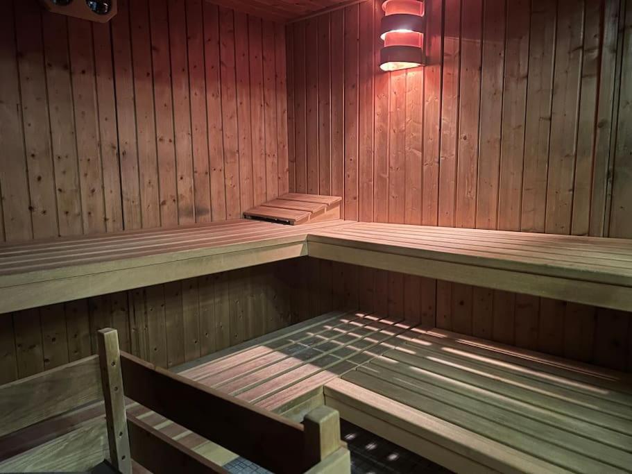 Villa Casa Blanca Mit Privatem Schwimmbad 26 Grad Und Sauna Duisburg Eksteriør billede